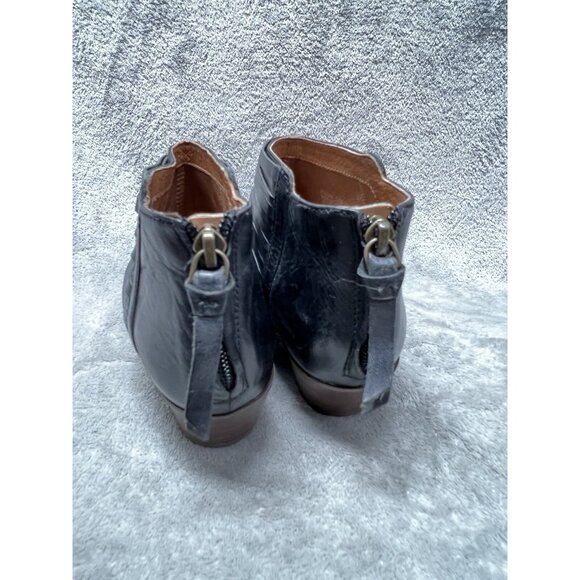 Clarks Women’s 5.5 Spye Celeste Black Leather w/fringe & Back Zip Ankle Boots - Picture 5 of 8